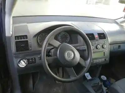 Veicolo di demolizione volkswagen                                         touran (1t1, 1t2)                                                                                                                                                                                                                                          1.6 fsi                                                                                                                                                                                                                                                    dell'anno 2003 alimentato bag