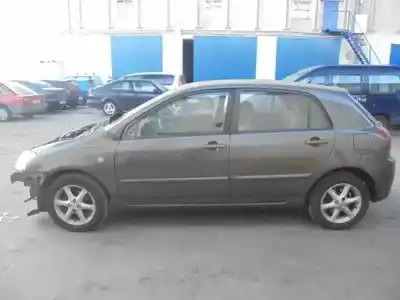 Sloopvoertuig toyota corolla (e12) 1.6 16v van het jaar 2004 aangedreven 3zzfe