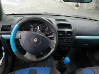 Здавання транспортного засобу renault clio ii fase ii (b/cb0) authentique року 2002 потужний d4fb712