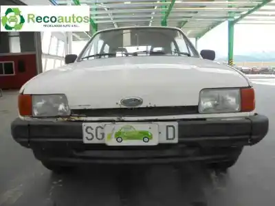 Véhicule à la ferraille ford fiesta berl./courier 1.4 cat (pt-e) de l'année 1987 alimenté g/fu