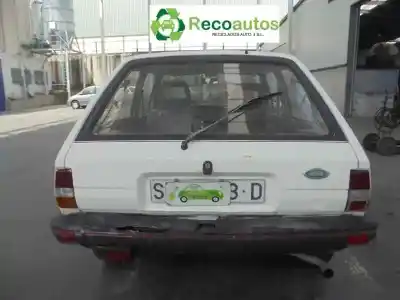 Véhicule à la ferraille ford fiesta berl./courier 1.4 cat (pt-e) de l'année 1987 alimenté g/fu