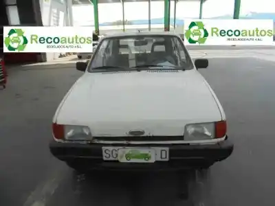 Véhicule à la ferraille ford fiesta berl./courier 1.4 cat (pt-e) de l'année 1987 alimenté g/fu