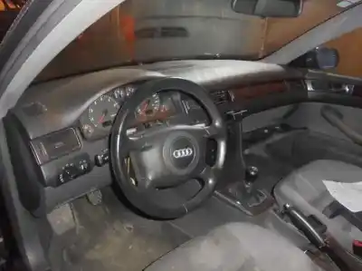 Veicolo di demolizione audi                                               a6 berlina (4b2)                                                                                                                                                                                                                                           2.4 (121kw)                                                                                                                                                                                                                                                dell'anno 2000 alimentato aml