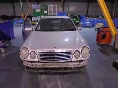 Vehicul casat MERCEDES-BENZ CLASE E (W210) BERLINA 420 (210.072) al anului 1996 alimentat 119985