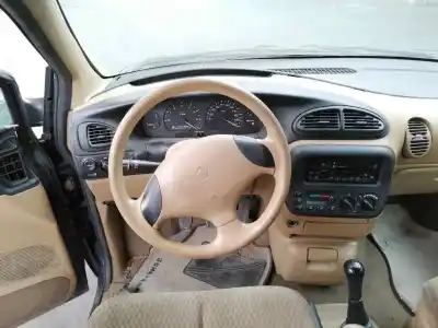 Veículo de Sucata chrysler voyager (gs) 2.4 do ano 1999 alimentado (g) b ó 2.4l