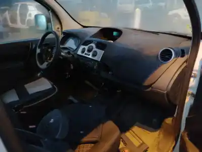 Здавання транспортного засобу renault kangoo express 1.5 dci року 2012 потужний k9ke8