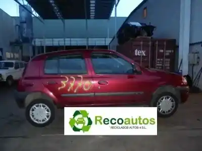 Veicolo di demolizione renault clio ii fase i (b/cbo) 1.2 dell'anno 2000 alimentato d7f d7