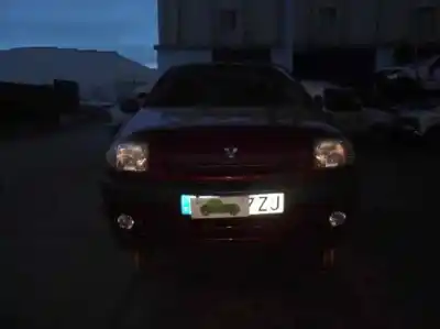 Veicolo di demolizione renault clio ii fase i (b/cbo) 1.2 dell'anno 2000 alimentato d7f d7