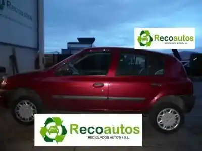 Veicolo di demolizione renault clio ii fase i (b/cbo) 1.2 dell'anno 2000 alimentato d7f d7