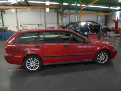 Veículo de Sucata volvo v40 familiar 2.0 t do ano 2002 alimentado b4204t3