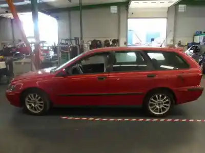 Veículo de Sucata volvo v40 familiar 2.0 t do ano 2002 alimentado b4204t3