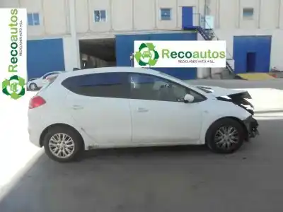 Veicolo di demolizione kia pro cee´d (jd) 1.4 crdi 90 dell'anno 2015 alimentato d4fc