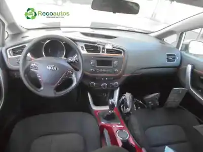 Veicolo di demolizione kia pro cee´d (jd) 1.4 crdi 90 dell'anno 2015 alimentato d4fc