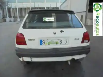 Véhicule à la ferraille ford fiesta berl./courier 1.3 cat de l'année 1992 alimenté g/jbc