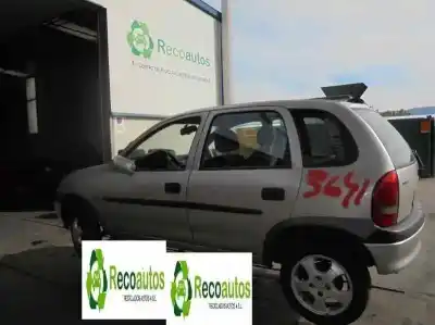 Veicolo di demolizione OPEL CORSA B (1993->) 1.7 D dell'anno 2000 alimentato D-X17D