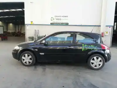 Здавання транспортного засобу RENAULT MEGANE II CLASSIC BERLINA Confort Dynamique року 2004 потужний F9Q B8