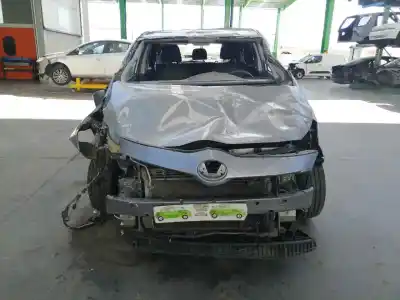 Veículo de Sucata toyota corolla verso (r1) 2.2 d-4d sol do ano 2010 alimentado 2ad