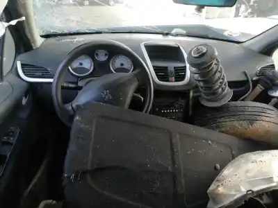 Vehicul casat peugeot 207 16v hdi al anului 2007 alimentat 9hx