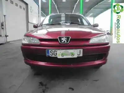 Sloopvoertuig peugeot 306 break 1.9 diesel van het jaar 2000 aangedreven wjz