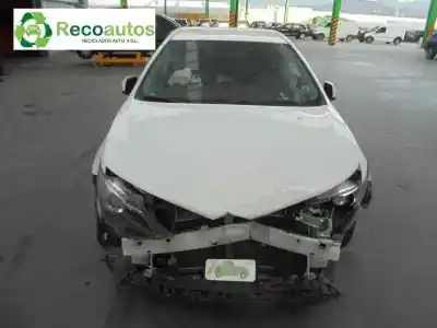 Veículo de Sucata toyota auris 1.8 16v (híbrido) do ano 2015 alimentado 2zr