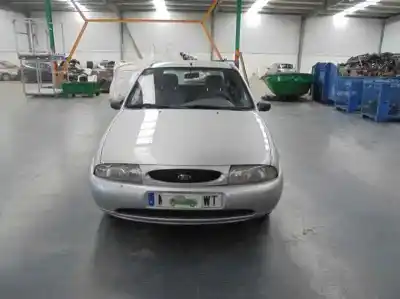 Veicolo di demolizione FORD FIESTA BERLINA Ghia dell'anno 1998 alimentato 