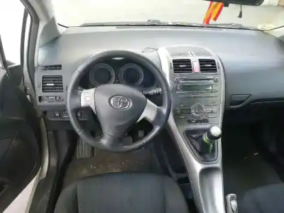 Veículo de Sucata toyota auris luna+ do ano 2008 alimentado 1ndtv