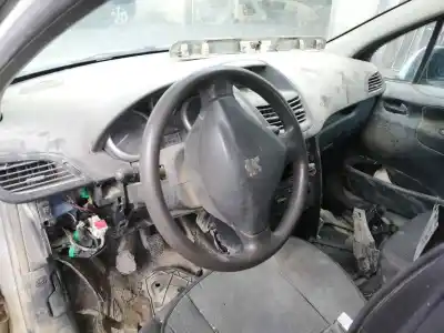Veículo de Sucata peugeot 207 confort do ano 2008 alimentado 8hz