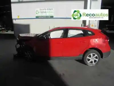 Scrapping Vehicle VOLVO V40 (2012->) 2.0 Inscription [2.0 Ltr. - 140 kW Diesel CAT] of the year 2016 powered D4204T8