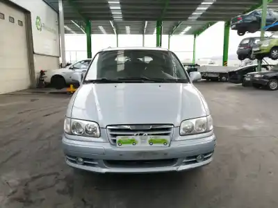 Sloopvoertuig hyundai trajet (fo) 2.0 crdi gls van het jaar 2005 aangedreven d4ea