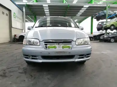 Sloopvoertuig hyundai trajet (fo) 2.0 crdi gls van het jaar 2005 aangedreven d4ea