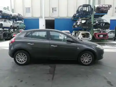 Sloopvoertuig fiat bravo (198) 1.6 16v active multijet (77kw) van het jaar 2009 aangedreven 198a3000
