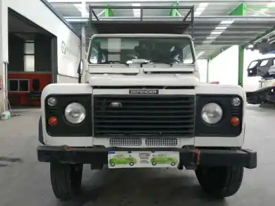Veículo de Sucata land rover defender (ld) 2.5 td5 do ano 2000 alimentado 10p
