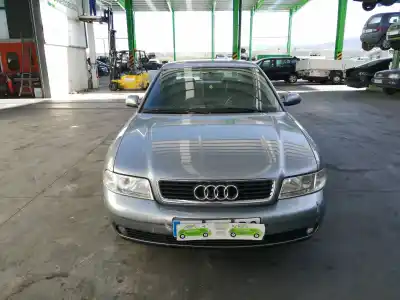 Veicolo di demolizione audi a4 berlina (b5) 1.8 t dell'anno 2000 alimentato awt