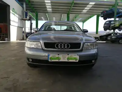 Veicolo di demolizione audi a4 berlina (b5) 1.8 t dell'anno 2000 alimentato awt