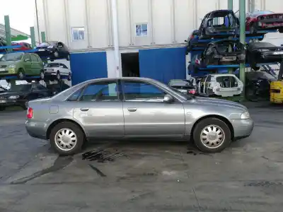 Veicolo di demolizione audi a4 berlina (b5) 1.8 t dell'anno 2000 alimentato awt