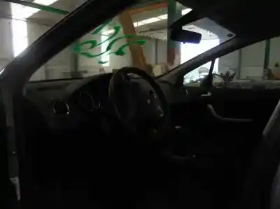 Veículo de Sucata peugeot 308 confort do ano 2010 alimentado 9h02