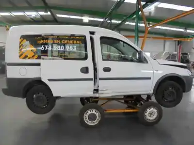 Veículo de Sucata opel combo tour 1.3 cdti 16v do ano 2006 alimentado z13dt
