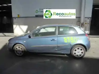 Veículo de Sucata FIAT STILO (192_) 1.6 16V (192_XB1A) do ano 2002 alimentado 182B6000