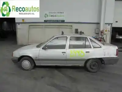 Veicolo di demolizione OPEL KADETT E 1.7 Beauty Berlina [1.7 Ltr. - 42 kW Diesel] dell'anno 1989 alimentato 17D