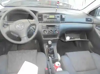 Scrapping Vehicle toyota corolla (_e12_) 2.0 d-4d (cde120r_ cde120l_) of the year 2003 powered 1cdftv