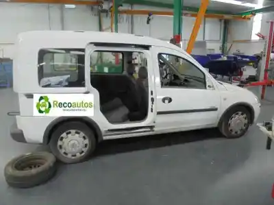 Veículo de Sucata opel combo tour 1.3 cdti 16v do ano 2004 alimentado z13dt