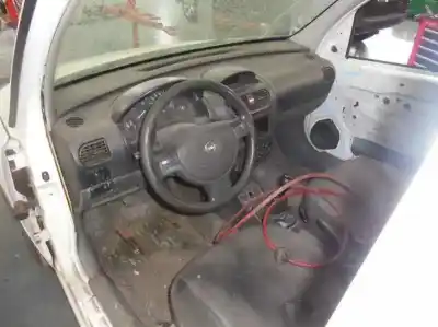 Veículo de Sucata opel combo tour 1.3 cdti 16v do ano 2004 alimentado z13dt