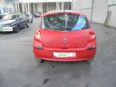 Veículo de Sucata renault clio iii 1.5 dci diesel do ano 2006 alimentado k9km768