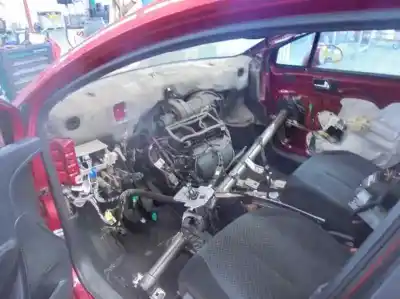 Veículo de Sucata citroen c4 berlina premier do ano 2005 alimentado 9hy