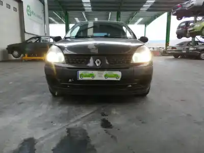 Veículo de Sucata renault clio ii fase ii (b/cb0) 1.2 16v do ano 2005 alimentado g/d4f g7