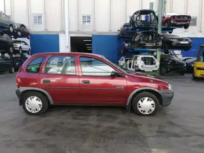 Sloopvoertuig opel corsa b 1.4 cat (2h6) van het jaar 1993 aangedreven c14nz