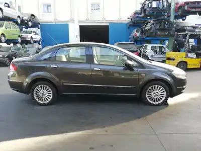 Veículo de Sucata fiat linea (323_, 110_) 1.3 d multijet (323axb11, 323axb1a) do ano 2009 alimentado 199a3000