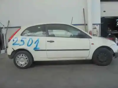 Veículo de Sucata ford fiesta (cbk) 1.4 tdci cat do ano 2003 alimentado f6ja