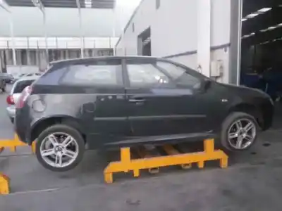 Veículo de Sucata fiat stilo (192) 1.9 jtd cat do ano 2004 alimentado 192a1000