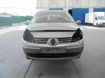 Veículo de Sucata renault grand scénic ii (jm0/1_) 1.9 dci (jm0g, jm12, jm1g, jm2c) do ano 2004 alimentado f9qd8